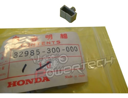 SOPORTE GUIA CABLE LUZ GUARDABARRO TRASERO XR 250 L 93 - 96